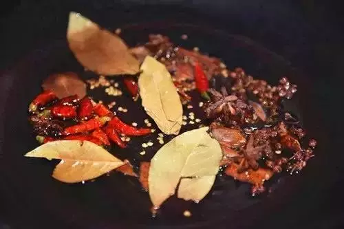 美食菜譜:在家自己做麻辣香鍋,絕對下飯!超簡單!