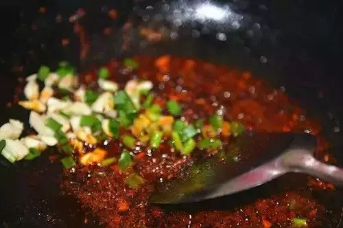 美食菜譜:在家自己做麻辣香鍋,絕對下飯!超簡單!