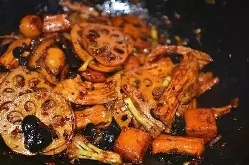 美食菜譜:在家自己做麻辣香鍋,絕對下飯!超簡單!