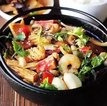 美食菜譜:在家自己做麻辣香鍋,絕對下飯!超簡單!