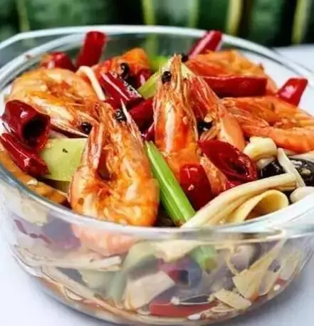 美食菜譜:在家自己做麻辣香鍋,絕對下飯!超簡單!