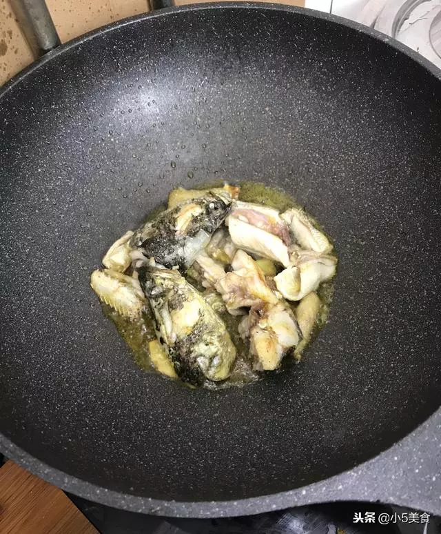 酸菜魚這樣做,湯汁鮮美,比飯館的還好吃!