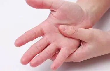 心臟不好的人,少吃【二黃】、多吃【三紅】,降低膽固醇 保護心臟