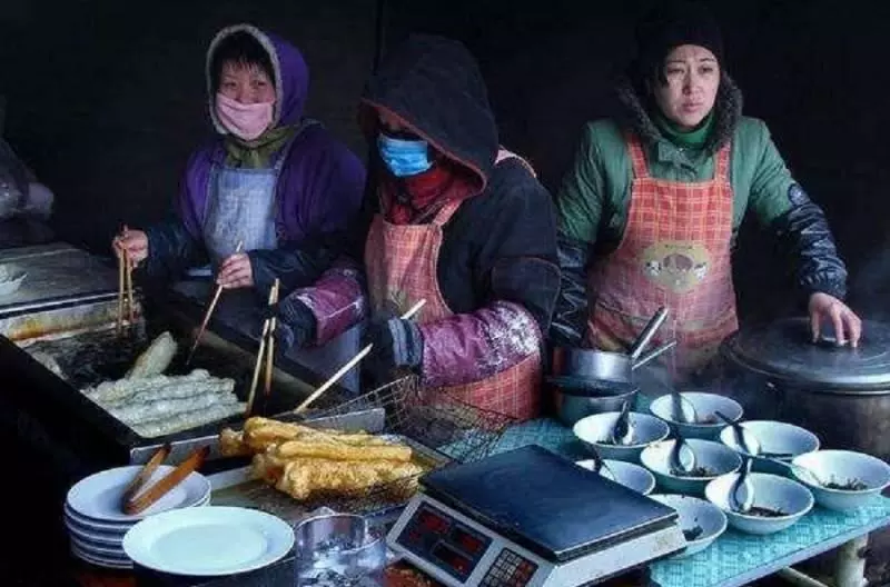 兒媳幫忙賣早餐,每天都少錢,婆婆裝不知,半月後驚喜不斷
