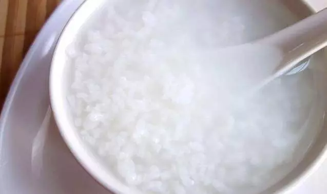 煮粥時,萬萬不可直接下米煮,教你幾個小技巧,保證香甜可口還有米油