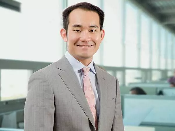 大馬政商界突傳大喜訊!他40她36,男未娶女未嫁;美女部長楊美盈將成IOI集團總裁李深靜媳婦?
