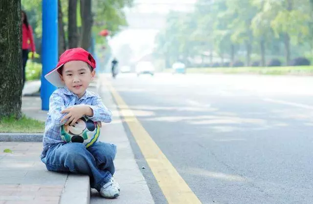 我把侄子撫養長大,弟妹找上門要孩子,侄子說一話,我感動哭了