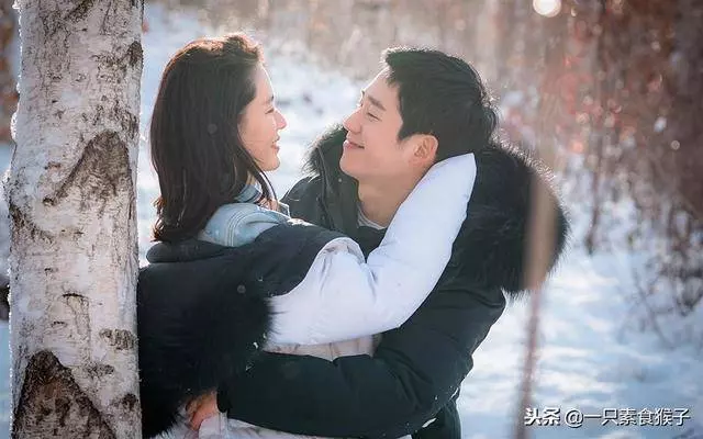 結婚六年,妻子卻從不回娘家,直到兒子提醒我看監控,我叫出了聲