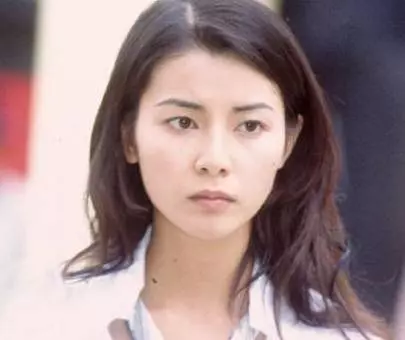 45歲孟佳慧近照曝光,與鄭伊健相愛7年不生子,如今發福成大媽,網友:女神怎麼變成這樣啦?
