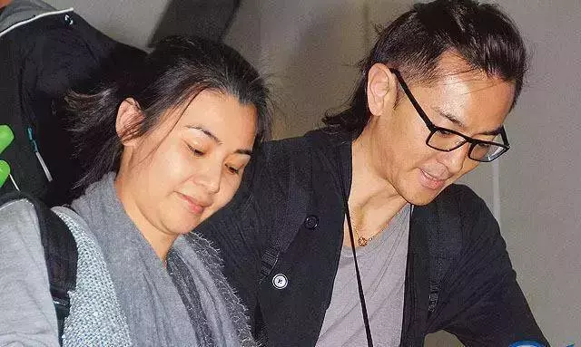 45歲孟佳慧近照曝光,與鄭伊健相愛7年不生子,如今發福成大媽,網友:女神怎麼變成這樣啦?