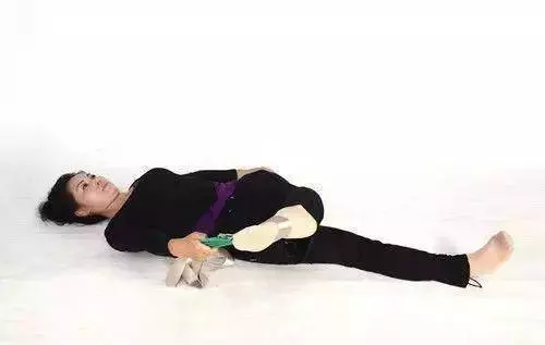 躺在床上的瑜伽,每天10分鐘相當慢跑一小時,瘦腿瘦肚子