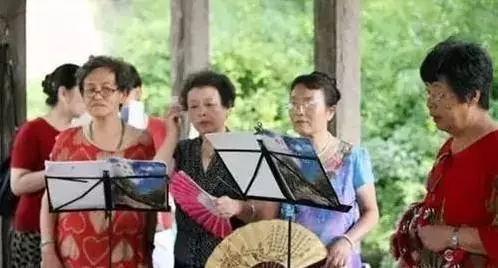 六十歲後,千萬不要做這三件傻事(值得借鑒)