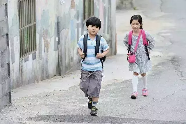 不管你的子女多大,一定要告訴他們這12句話,現在說還不晚