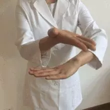 每天拍打這個部位,疏通全身經絡,3天後開始【排黑便】,30天後身體更好了!