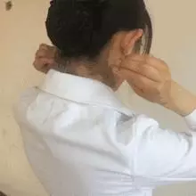每天拍打這個部位,疏通全身經絡,3天後開始【排黑便】,30天後身體更好了!