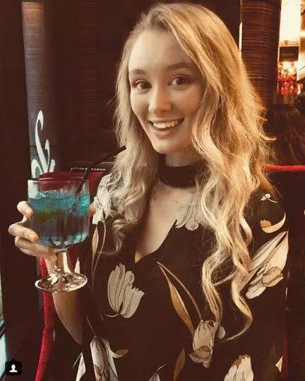 21 歲英國正妹愛上他!寧願進回教也要遠嫁給在印尼的他!網友爆是中了印尼降頭?