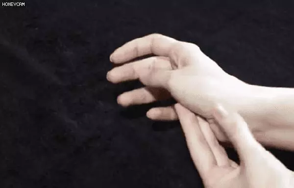 每天「這樣按按手」,疏通全身經絡,治頸椎病、便秘,還能明目養顏,快快學起來!