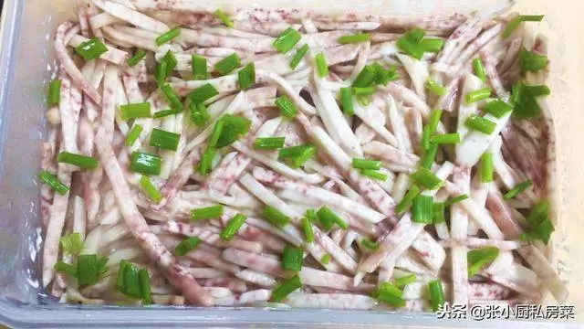 芋頭最好吃的簡單做法,外酥里糯,蔥香四溢,大人小孩都愛吃