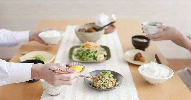 40歲後養成5個「增壽」習慣,改善健康,3個小動作,舒筋活絡, 適合生活作息不規律的人!