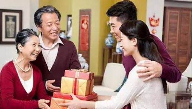 小姑子結婚要房要車,婆婆來我家一趟,我笑著去了民政局!