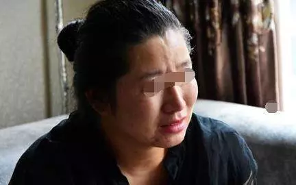 老公接婆婆來城裡住,周末鄰居說的一番話,妻子飲泣吞聲回家