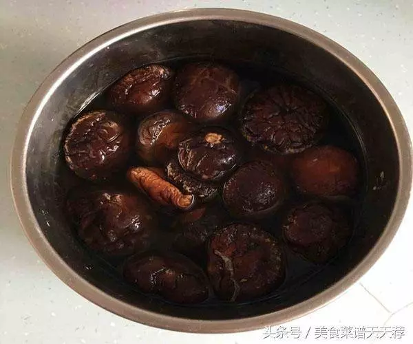 糯米雞是先放糯米還是雞肉?不懂?進來瞧瞧!
