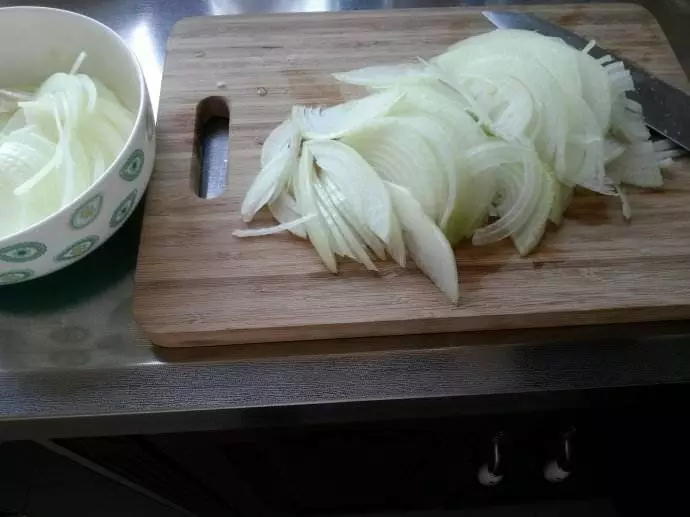 把洋蔥和蘋果一起煮,排毒素,還可預防心臟病,愛美的女人別錯過哦