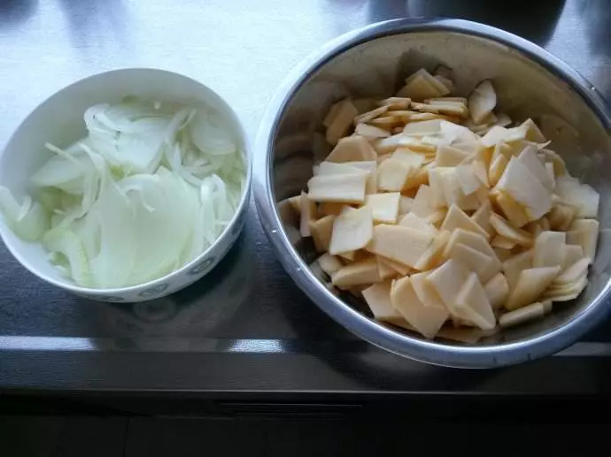 把洋蔥和蘋果一起煮,排毒素,還可預防心臟病,愛美的女人別錯過哦