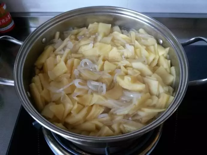把洋蔥和蘋果一起煮,排毒素,還可預防心臟病,愛美的女人別錯過哦