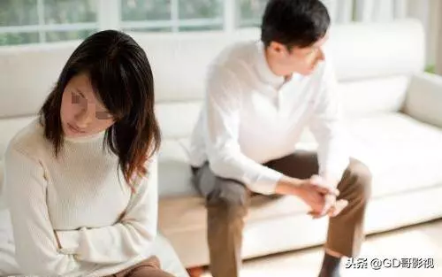 前夫再婚,我挺著肚子去參加婚禮,前夫瞥眼新娘肚子,癱在地上