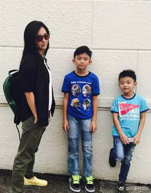 資深娛記曝張柏芝秘密生子內幕,涉及300萬產後露面權!