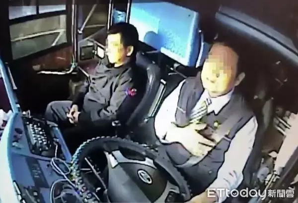「出山」中煞? 出殯車隊上國道 遊覽車司機昏迷撞護欄命危