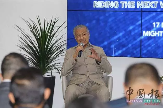簡直是開玩笑! 建1酒店 得先過200關