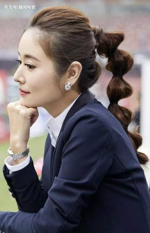 42歲林心如穿「校服」裝嫩,看到腿後,知道霍建華為啥會娶你了