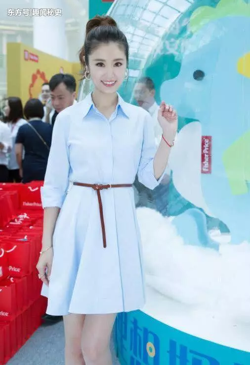 42歲林心如穿「校服」裝嫩,看到腿後,知道霍建華為啥會娶你了
