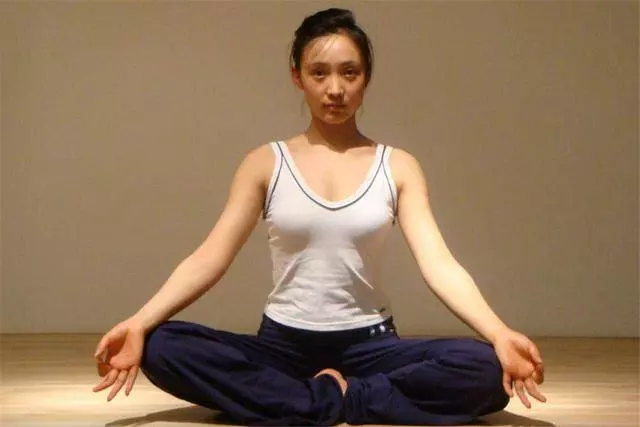 年輕的時候大紅大紫,婚後被丈夫三刀刺死,網友卻說「活該」