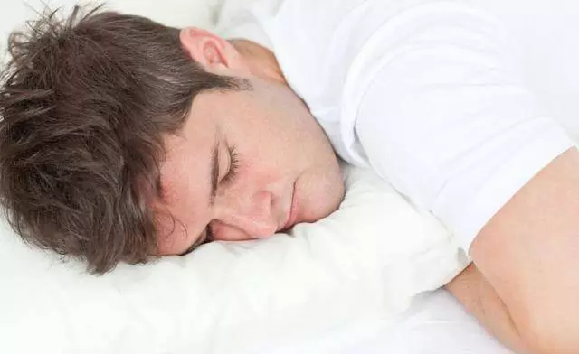 肝不好的人,晚上睡覺時如果有這3個跡象,恭喜,肝臟正走向健康