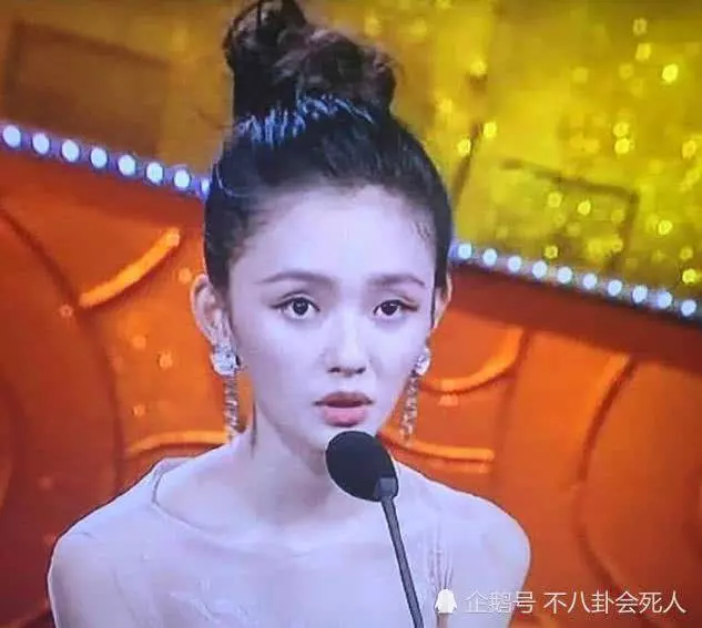 《美人魚》林允去整牙了!瘦了7公斤後臉走形, 顴骨突出令,網友不敢置信:丑到~