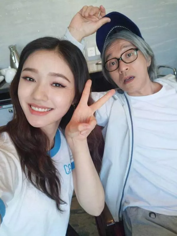 《美人魚》林允去整牙了!瘦了7公斤後臉走形, 顴骨突出令,網友不敢置信:丑到~