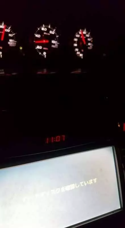 【非洲女撞後逃】遭警方逮捕後竟發現她驚人的事!巫裔車主竟要自掏腰包修車?!【內有視頻】