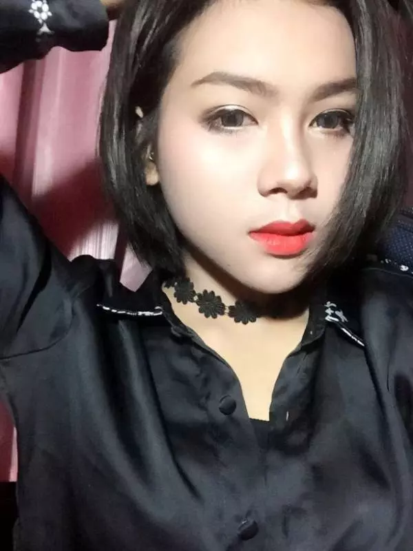 一個很愛自己女友的男生會把對方打成豬頭嗎?漂亮的臉蛋被打成豬頭,連眼睛都看不到!網民:「阿媽都唔認得」