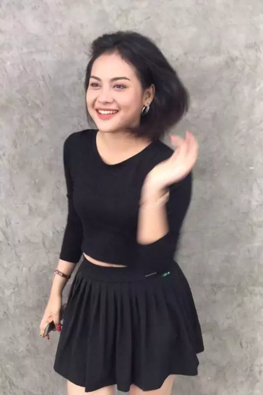 一個很愛自己女友的男生會把對方打成豬頭嗎?漂亮的臉蛋被打成豬頭,連眼睛都看不到!網民:「阿媽都唔認得」