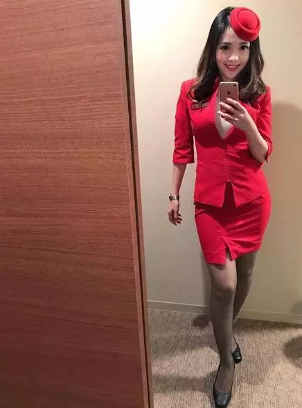 爆紅「亞洲最美空姐」被起底原來她私下還有做這些副業...私照曝光