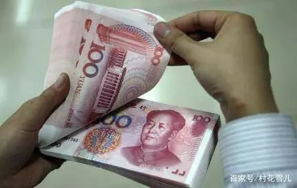 孩子生病找弟弟借錢,他說一分沒有,弟弟買房借錢,姐姐冷笑兩聲