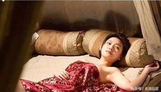 古代夫妻行房時,為何會讓丫鬟在旁邊伺候 ? 除習俗還有一簡單原因 !