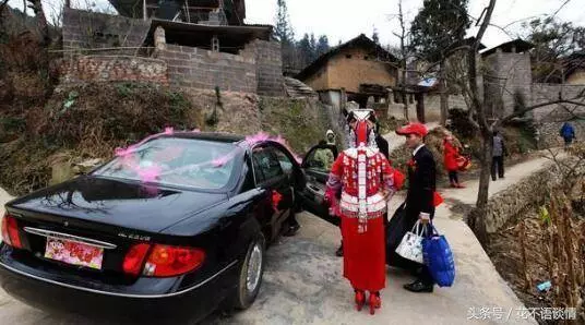 我結婚4年不孕,老公卻不離婚,聽到他和婆婆對話,我傻了