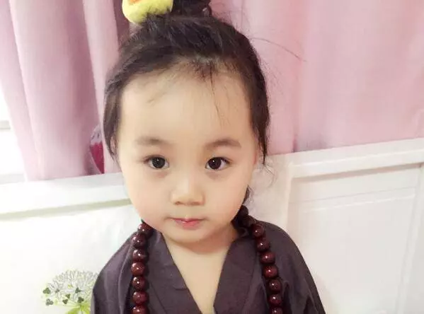 還記得《爸爸去哪兒》里的她嗎?幾年不見,如今美翻了,逆天長腿簡直驚為天人,網友:果然是演員的料~