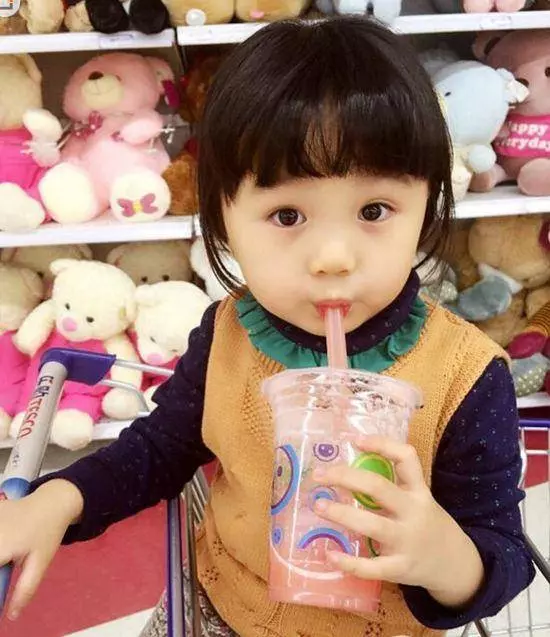 還記得《爸爸去哪兒》里的她嗎?幾年不見,如今美翻了,逆天長腿簡直驚為天人,網友:果然是演員的料~