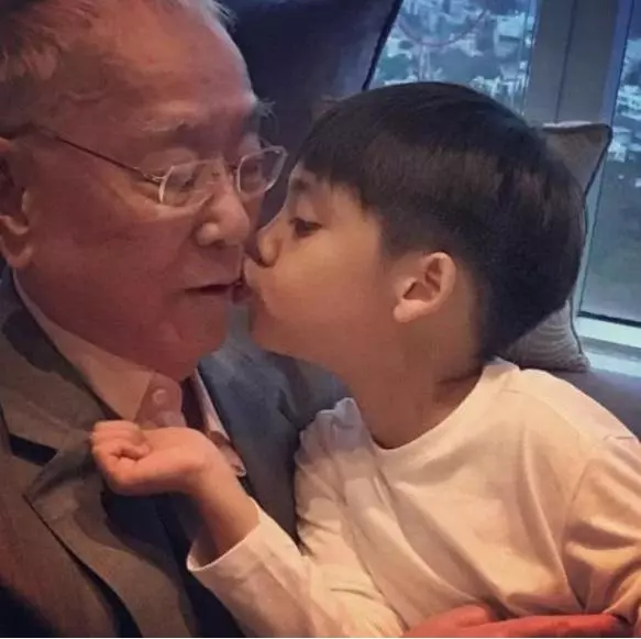 李嘉欣公公許世勛離世享年97歲,膝下僅剩一子留下超過420億遺產~