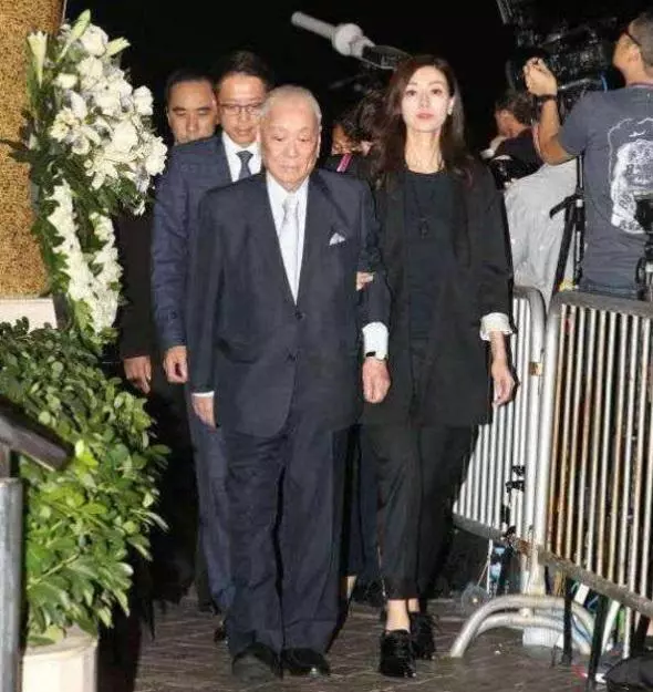 李嘉欣公公許世勛離世享年97歲,膝下僅剩一子留下超過420億遺產~